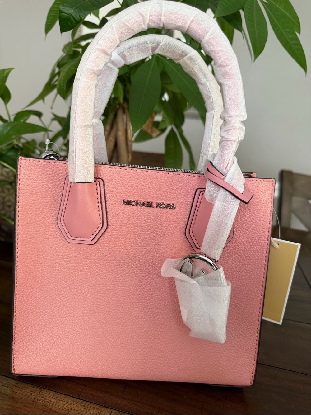 Michael Kors Mercer Medium Pebbled Leather Crossbody Bag- Primrose